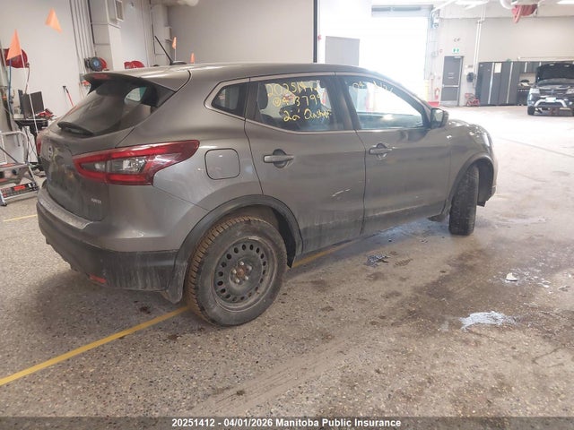 JN1BJ1AW5NW473799 Nissan Qashqai S