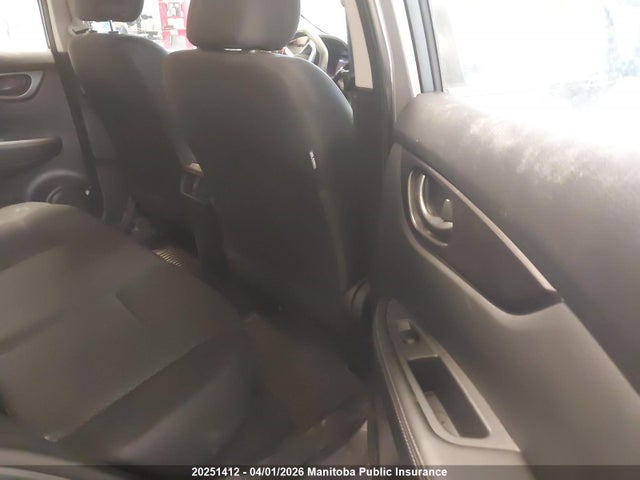 JN1BJ1AW5NW473799 Nissan Qashqai S