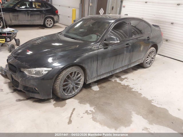 20251441 :رقم المزاد ، WBA8D9C59JA614539 vin ، 2018 Bmw 330i Xdrive مزاد بيع