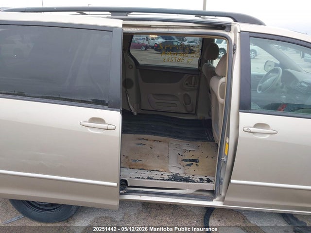 20251442 :رقم المزاد ، 5TDZA23C95S387223 vin ، 2005 Toyota Sienna Le V6 مزاد بيع