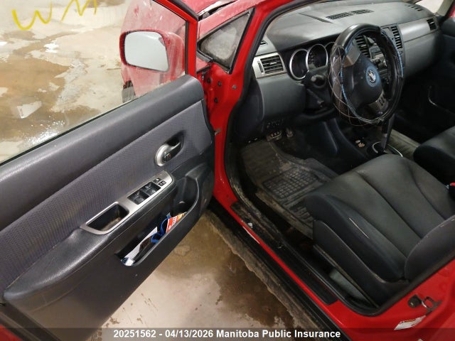 20251562 :رقم المزاد ، 3N1BC13E19L352701 vin ، 2009 Nissan Versa 1.8 Sl مزاد بيع