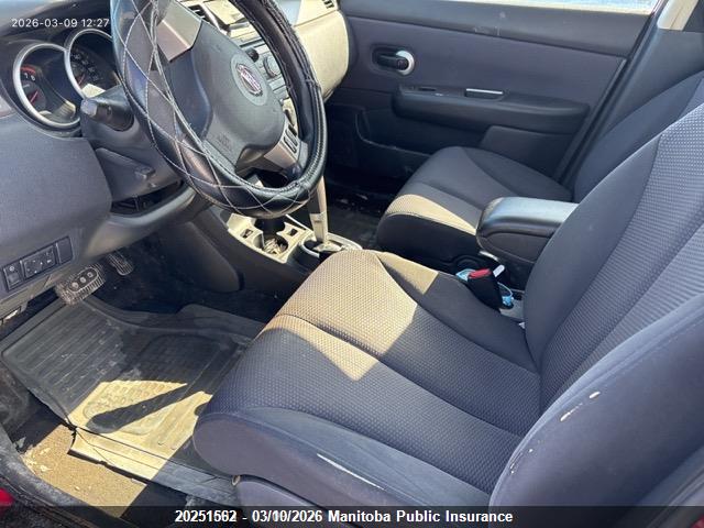 20251562 :رقم المزاد ، 3N1BC13E19L352701 vin ، 2009 Nissan Versa 1.8 Sl مزاد بيع
