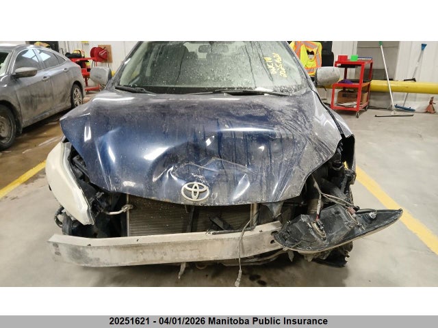 20251621 :رقم المزاد ، 2T1KU4EE6AC205239 vin ، 2010 Toyota Matrix مزاد بيع