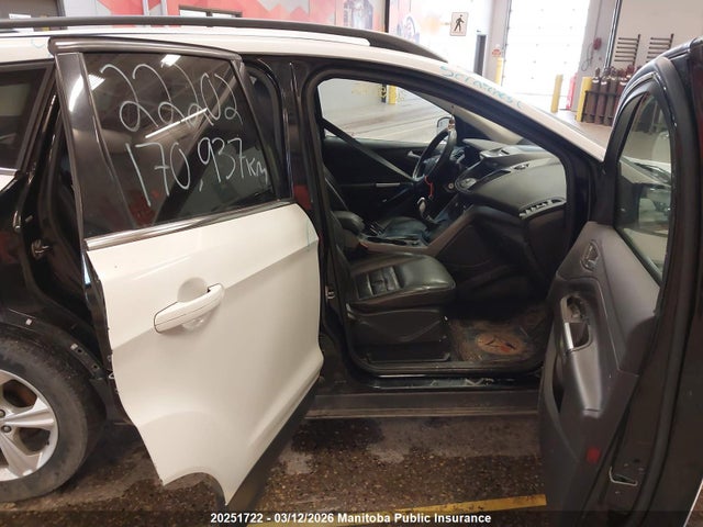 1FMCU9GX8GUA56629 Ford ESCAPE SE