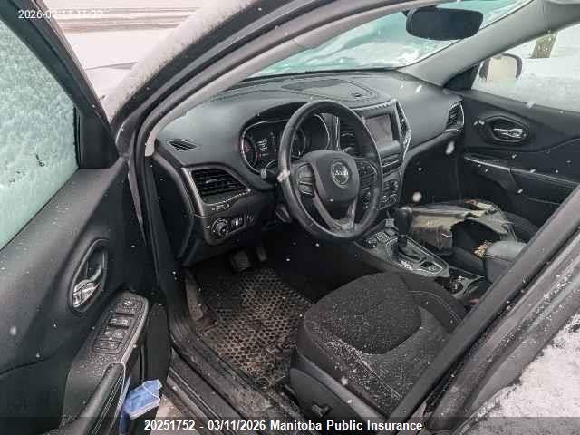 1C4PJMCX0KD274709 Jeep Cherokee North