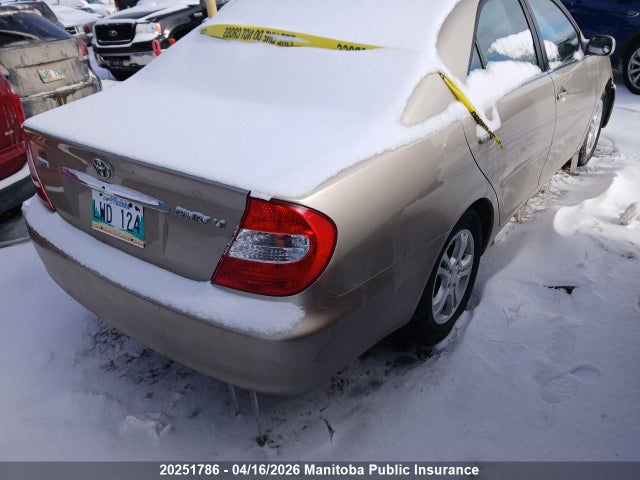 2002 Toyota Camry Le მანქანა იყიდება აუქციონზე, vin: JTDBE32K420014996, აუქციონის ნომერი: 20251786