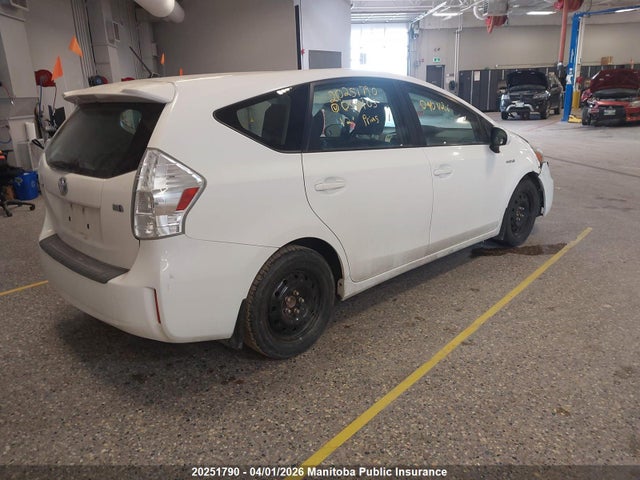 20251790 :رقم المزاد ، JTDZN3EU0C3058103 vin ، 2012 Toyota Prius V مزاد بيع