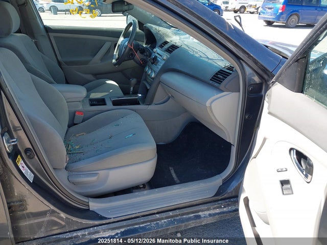 20251814 :رقم المزاد ، 4T1BE46KX9U383103 vin ، 2009 Toyota Camry Le مزاد بيع