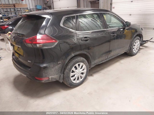 20251817 :رقم المزاد ، 5N1AT2MV8HC763998 vin ، 2017 Nissan Rogue S مزاد بيع