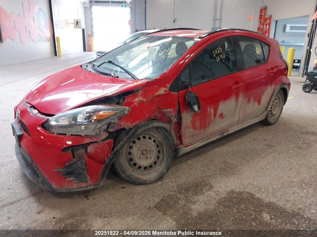 JTDKDTB39J1608228 Toyota PRIUS C
