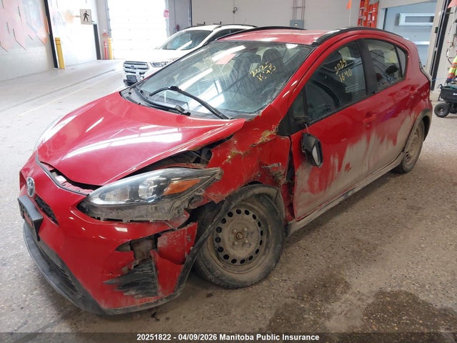 JTDKDTB39J1608228 Toyota PRIUS C
