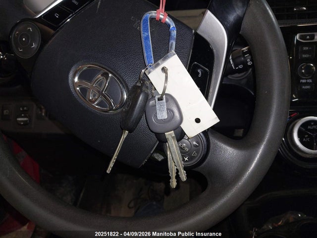 JTDKDTB39J1608228 Toyota PRIUS C