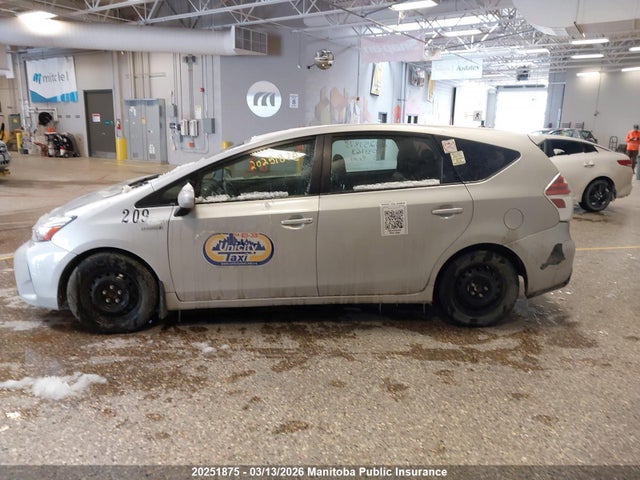 Продажа на аукционе авто 2015 Toyota Prius V, vin: JTDZN3EU3FJ033163, номер лота: 20251875