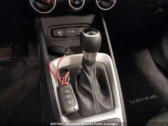 KMHRB8A37SU364674 Hyundai Venue Essential