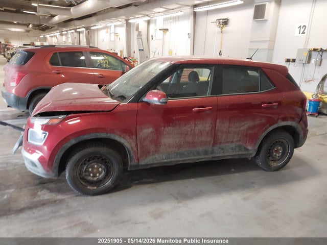 KMHRB8A37SU364674 Hyundai Venue Essential
