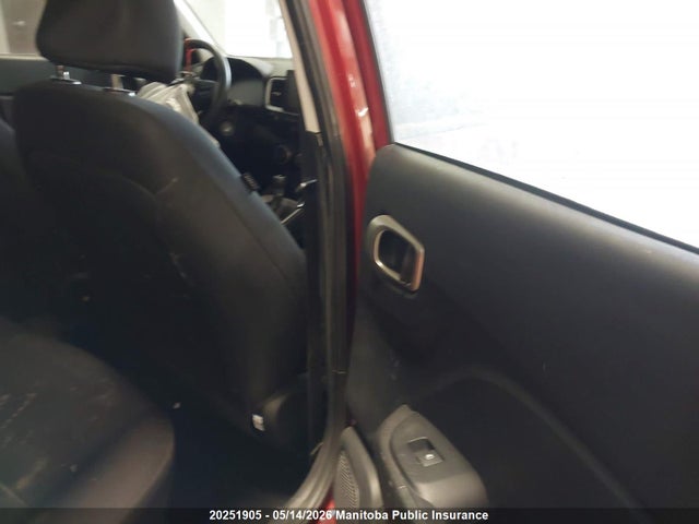 KMHRB8A37SU364674 Hyundai Venue Essential