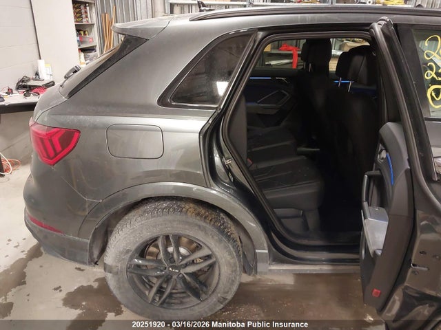 20251920 :رقم المزاد ، WA1FECF33P1033460 vin ، 2023 Audi Q3 Technik 45 2.0 Tfsi مزاد بيع