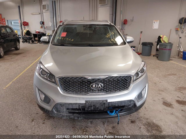 5XYPG4A32GG020894 KIA SORENTO LX