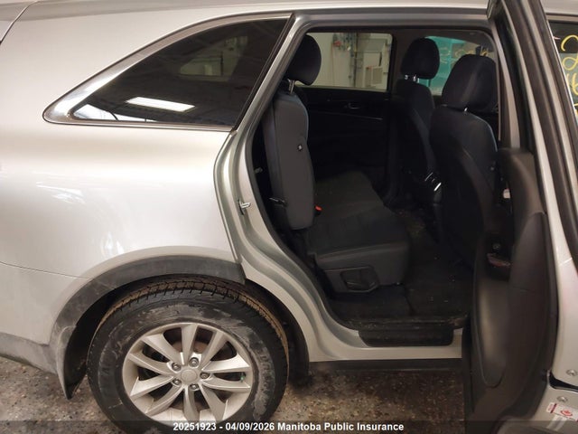 5XYPG4A32GG020894 KIA SORENTO LX
