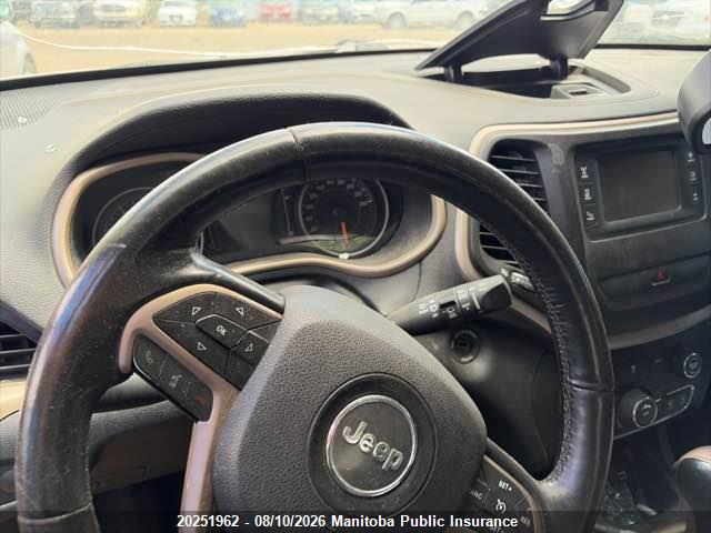 1C4PJMAB3GW358333 Jeep Cherokee Sport