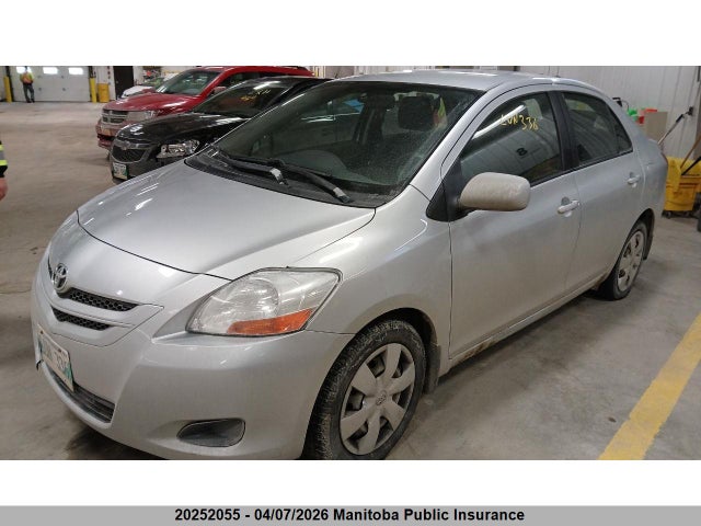 20252055 :رقم المزاد ، JTDBT923X81217458 vin ، 2008 Toyota Yaris مزاد بيع