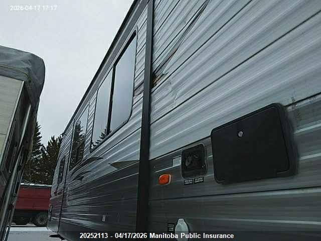 20252113 :رقم المزاد ، 4X4TCKD22DX114956 vin ، 2013 Forest River Forest River مزاد بيع
