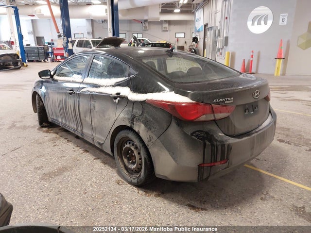 KMHDH4AE1FU307637 Hyundai ELANTRA SE