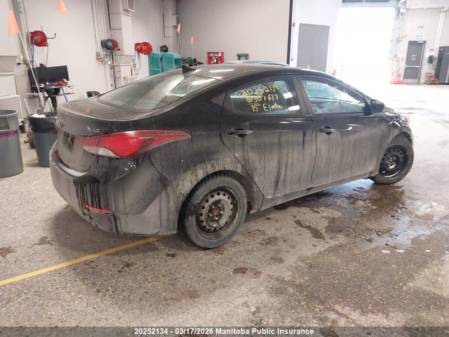 KMHDH4AE1FU307637 Hyundai ELANTRA SE