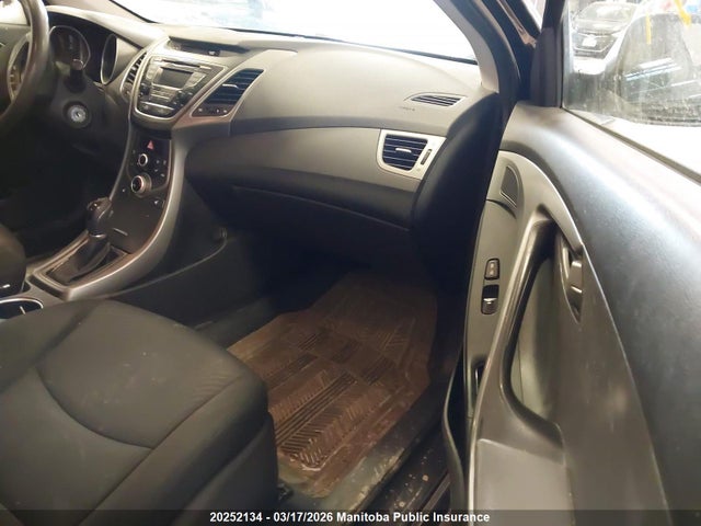 KMHDH4AE1FU307637 Hyundai ELANTRA SE