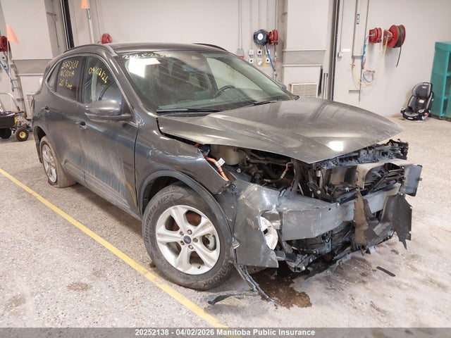 20252138 :رقم المزاد ، 1FMCU9DZ5LUC60014 vin ، 2020 Ford Escape Titanium Hybrid مزاد بيع
