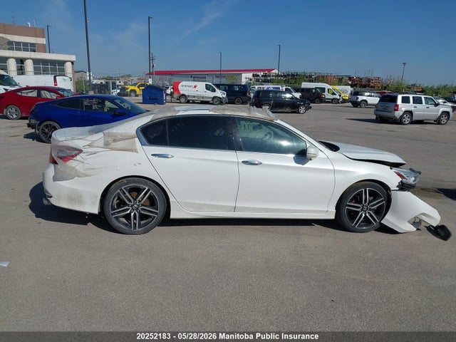 20252183 :رقم المزاد ، 1HGCR3F90HA800055 vin ، 2017 Honda Accord Touring V6 مزاد بيع