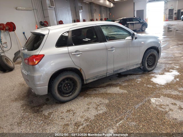 20252185 :رقم المزاد ، JA4AH3AU5BZ600294 vin ، 2011 Mitsubishi Rvr Se مزاد بيع