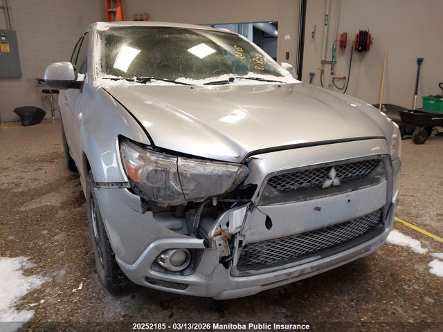 20252185 :رقم المزاد ، JA4AH3AU5BZ600294 vin ، 2011 Mitsubishi Rvr Se مزاد بيع