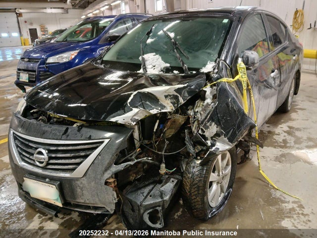 3N1CN7AP7EL812900 Nissan Versa 1.6 Sl