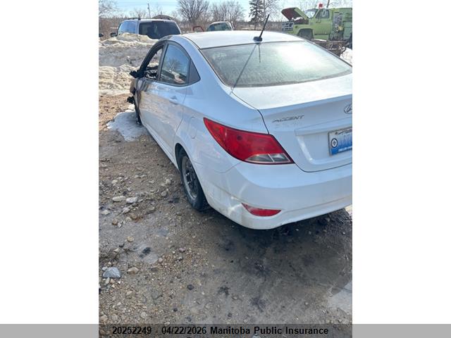 KMHCT4AE5HU183840 Hyundai ACCENT GL