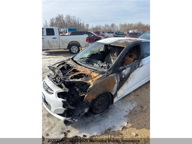 KMHCT4AE5HU183840 Hyundai ACCENT GL