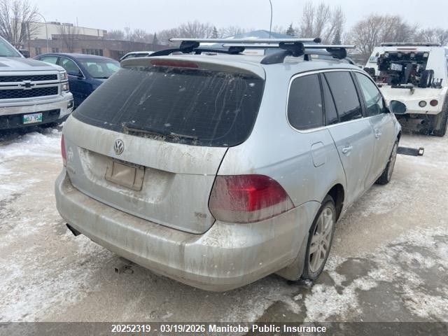 20252319 :رقم المزاد ، 3VWML8AJ7BM641853 vin ، 2011 Volkswagen Golf 2.0 Tdi مزاد بيع