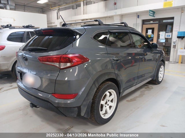 KM8J3CA44HU483572 Hyundai Tucson