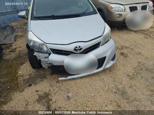 20252404 :رقم المزاد ، VNKKTUD31EA011934 vin ، 2014 Toyota Yaris Le مزاد بيع