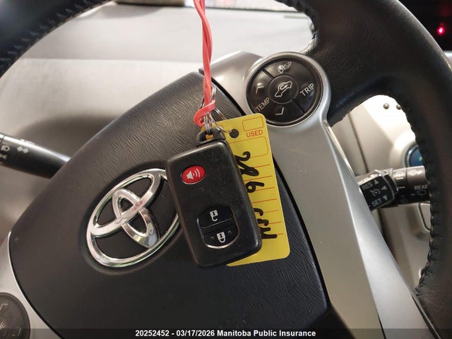 JTDZN3EUXE3314024 Toyota PRIUS V