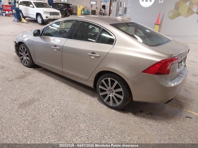 Volvo S60 T6 2015 YV149MFL7F2368277 Image 3