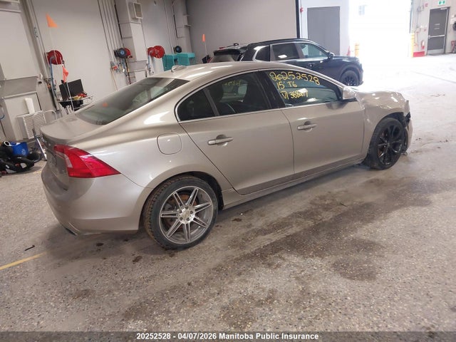 Volvo S60 T6 2015 YV149MFL7F2368277 Image 4