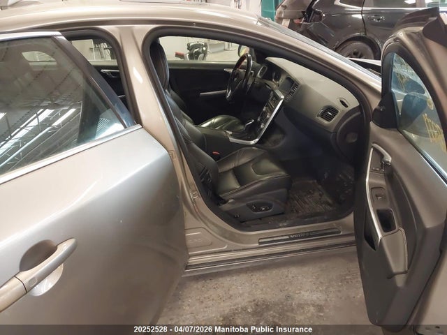 Volvo S60 T6 2015 YV149MFL7F2368277 Image 5