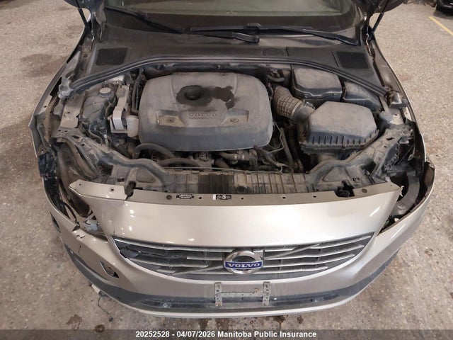 Volvo S60 T6 2015 YV149MFL7F2368277 Image 9