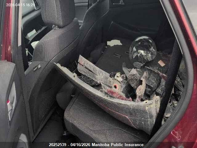 KM8J33A40HU333927 Hyundai Tucson