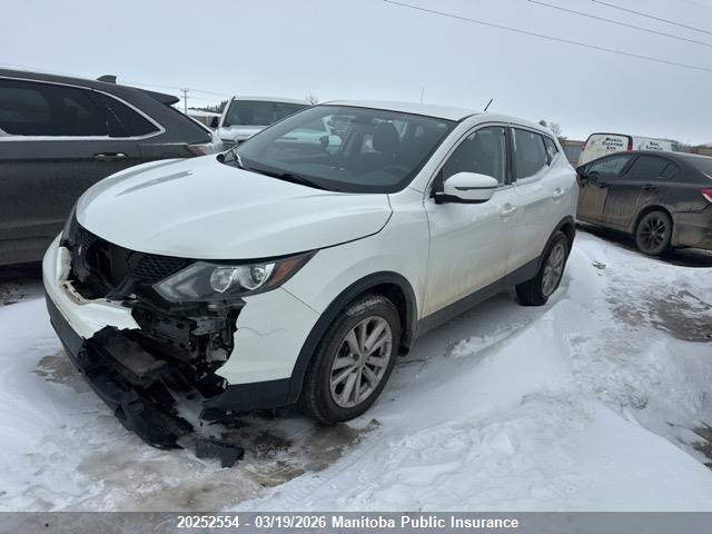 JN1BJ1CR5HW109359 Nissan Qashqai S