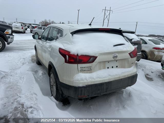 JN1BJ1CR5HW109359 Nissan Qashqai S