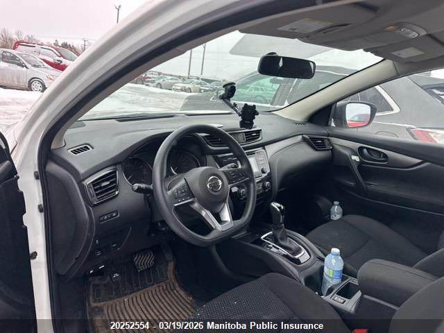 JN1BJ1CR5HW109359 Nissan Qashqai S