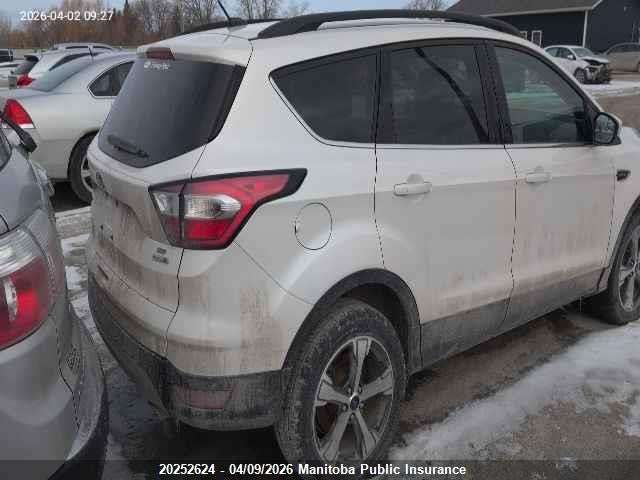 1FMCU9GD1HUE10918 Ford ESCAPE SE