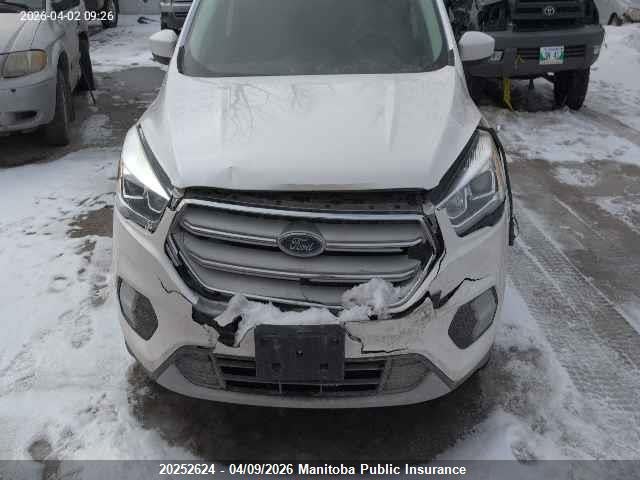 1FMCU9GD1HUE10918 Ford ESCAPE SE